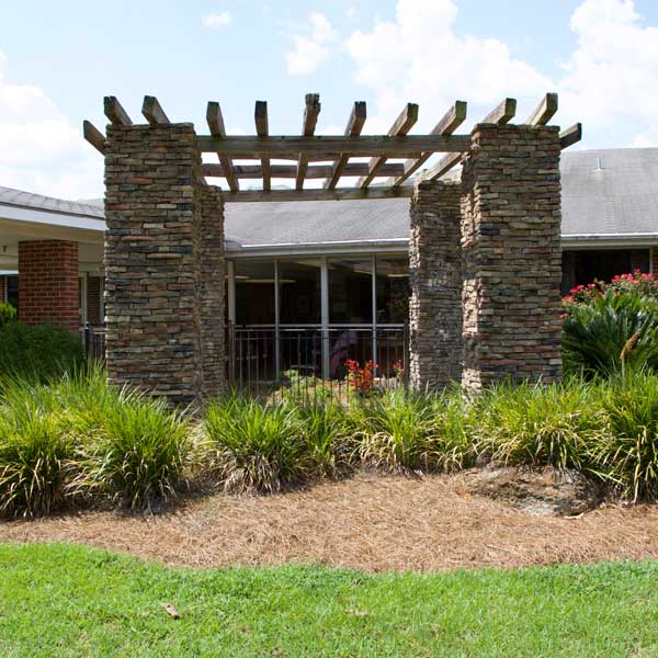 Nonprofit Senior Living in Magnolia Manor